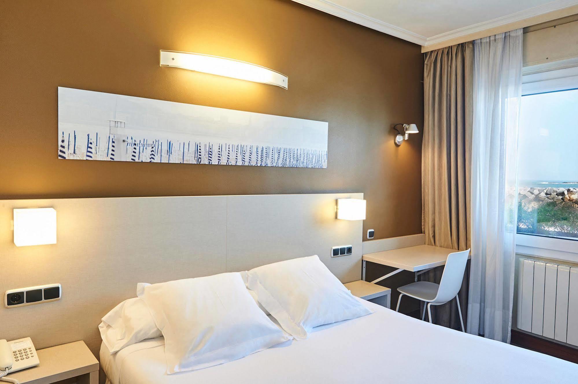 Hotel Parma Saint-Sébastien Extérieur photo